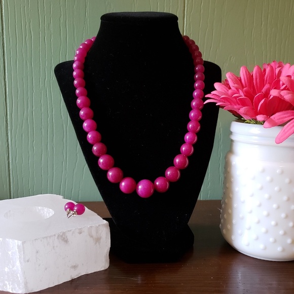 Magenta quartzite graduated beads necklace and earrings set Bright bold colorful - Picture 3 of 5